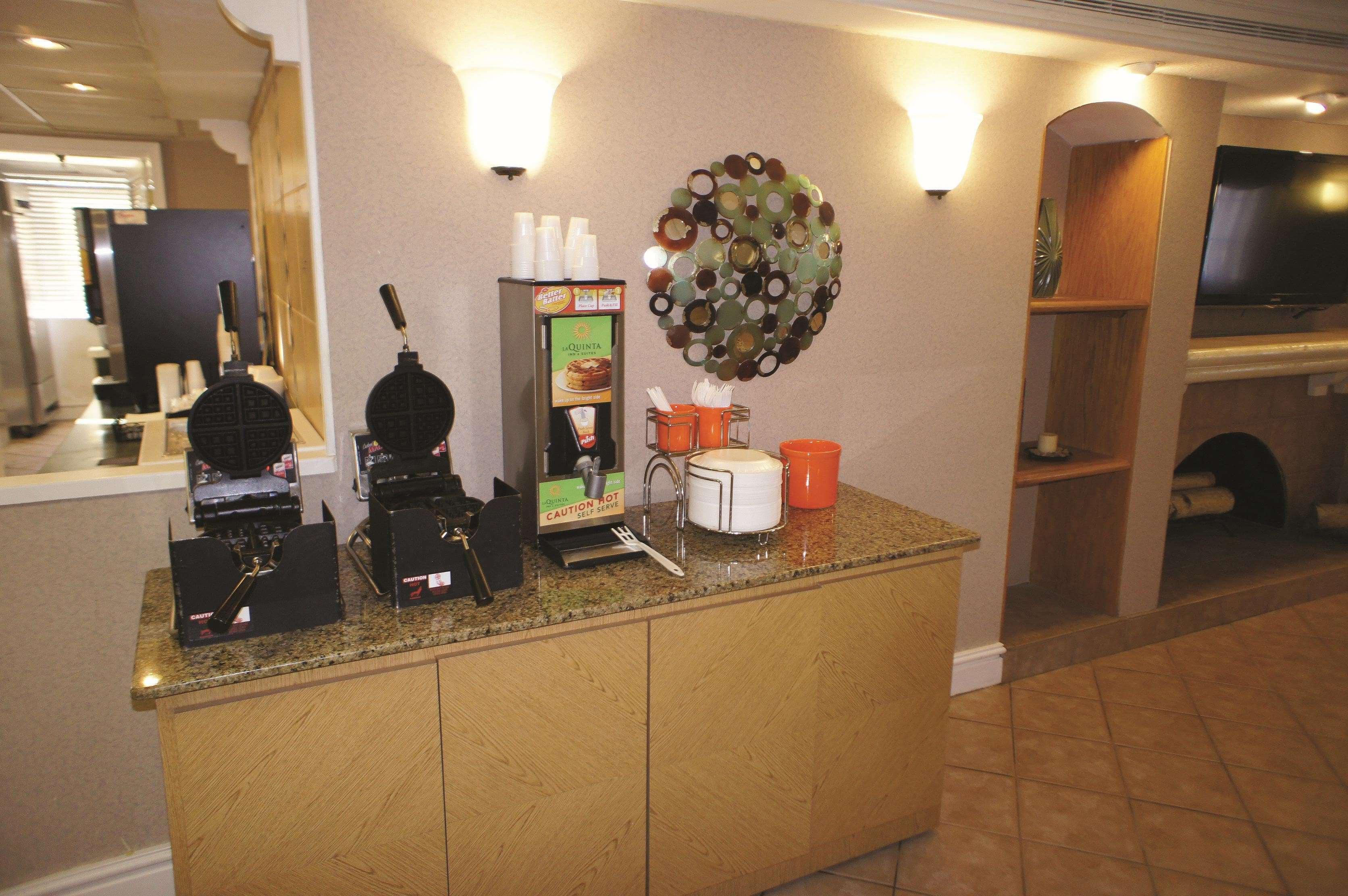 La Quinta Inn By Wyndham Norfolk Virginia Beach Buitenkant foto